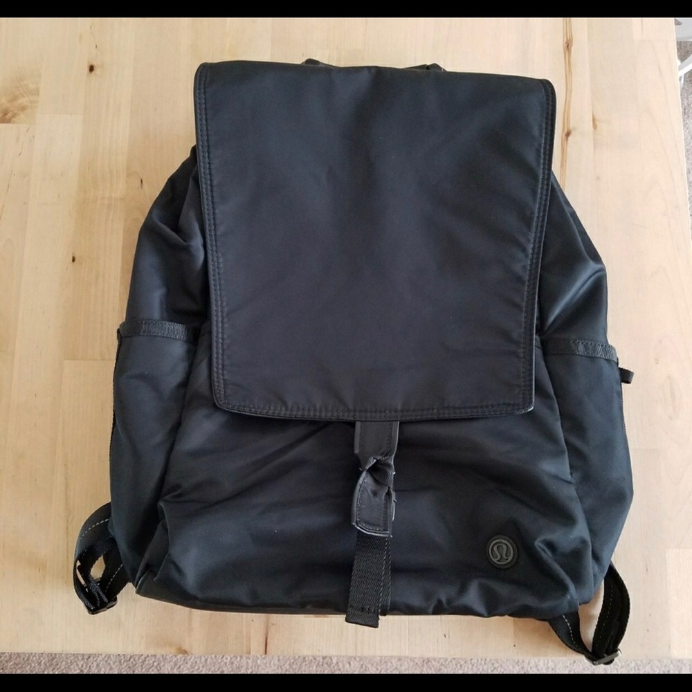 Lululemon Urbanite backpack black